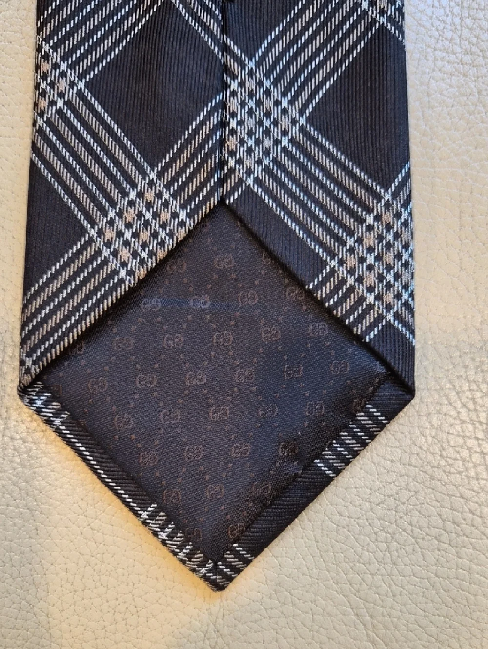 Gucci men silk